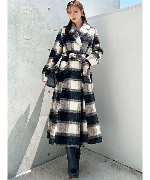 RESEXXY（リゼクシー）の「ミディレングスシャギーチェックコート（その他アウター・レディース・レッド/ブラウン・FREE）」の3枚目の写真