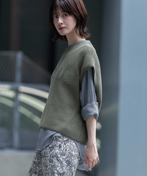 Munich（ミューニック）の「7GG片畦編みニットロゴ刺繍ジレ（ニット/セーター・レディース・ブラック/グレイッシュベージュ/カーキ・FREE）」の5枚目の写真