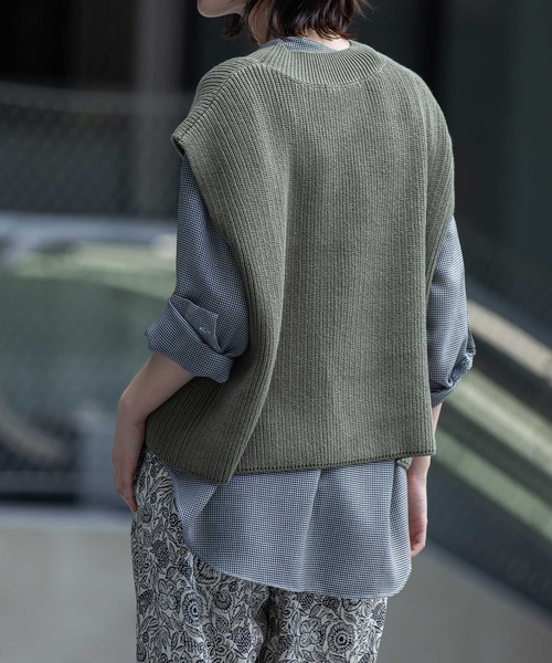 Munich（ミューニック）の「7GG片畦編みニットロゴ刺繍ジレ（ニット/セーター・レディース・ブラック/グレイッシュベージュ/カーキ・FREE）」の6枚目の写真