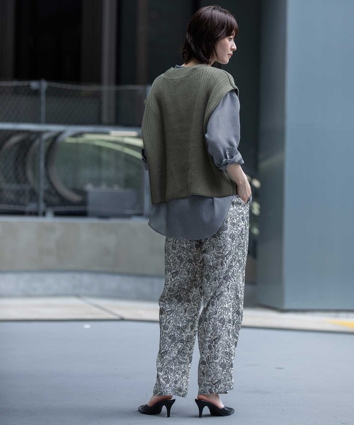 Munich（ミューニック）の「7GG片畦編みニットロゴ刺繍ジレ（ニット/セーター・レディース・ブラック/グレイッシュベージュ/カーキ・FREE）」の7枚目の写真