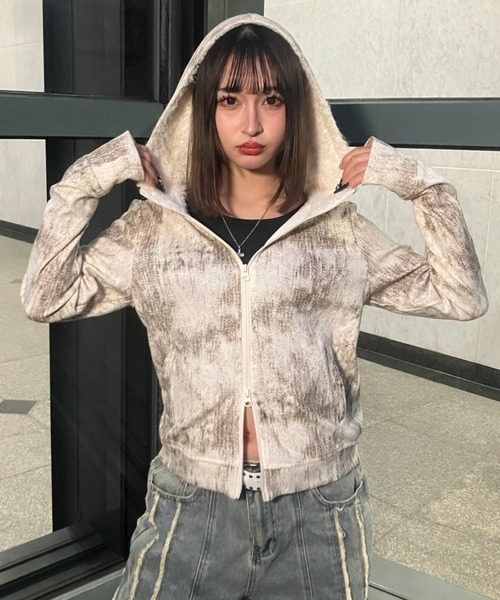 .KOM(ドットコム)の「A'GEM/9 × .kom 『.KOM/ドットケーオーエム』 Faux Shearling Collar Grunge Jacket/フェイクムートン襟付き グランジ加工ジャケット(ブルゾン・レディース・ベージュ/ブラック・FREE)」の1枚目の写真