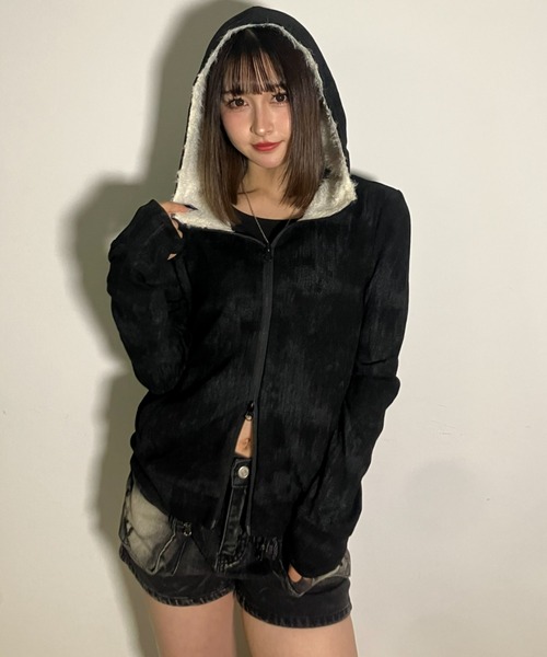 .KOM(ドットコム)の「A'GEM/9 × .kom 『.KOM/ドットケーオーエム』 Faux Shearling Collar Grunge Jacket/フェイクムートン襟付き グランジ加工ジャケット(ブルゾン・レディース・ベージュ/ブラック・FREE)」の2枚目の写真