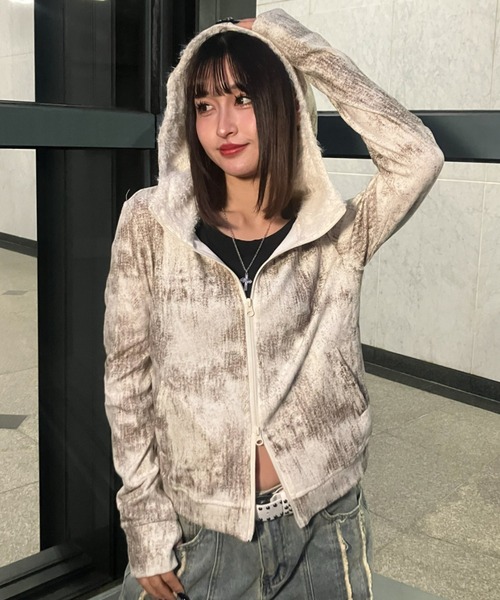 .KOM(ドットコム)の「A'GEM/9 × .kom 『.KOM/ドットケーオーエム』 Faux Shearling Collar Grunge Jacket/フェイクムートン襟付き グランジ加工ジャケット(ブルゾン・レディース・ベージュ/ブラック・FREE)」の3枚目の写真