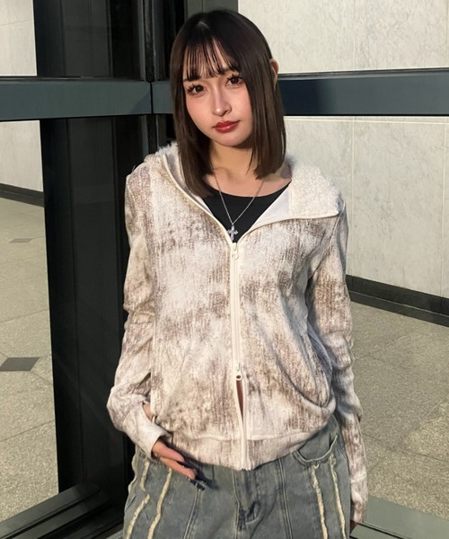 .KOM(ドットコム)の「A'GEM/9 × .kom 『.KOM/ドットケーオーエム』 Faux Shearling Collar Grunge Jacket/フェイクムートン襟付き グランジ加工ジャケット(ブルゾン・レディース・ベージュ/ブラック・FREE)」の4枚目の写真