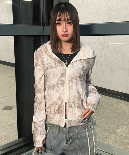.KOM(ドットコム)の「A'GEM/9 × .kom 『.KOM/ドットケーオーエム』 Faux Shearling Collar Grunge Jacket/フェイクムートン襟付き グランジ加工ジャケット(ブルゾン・レディース・ベージュ/ブラック・FREE)」の6枚目の写真