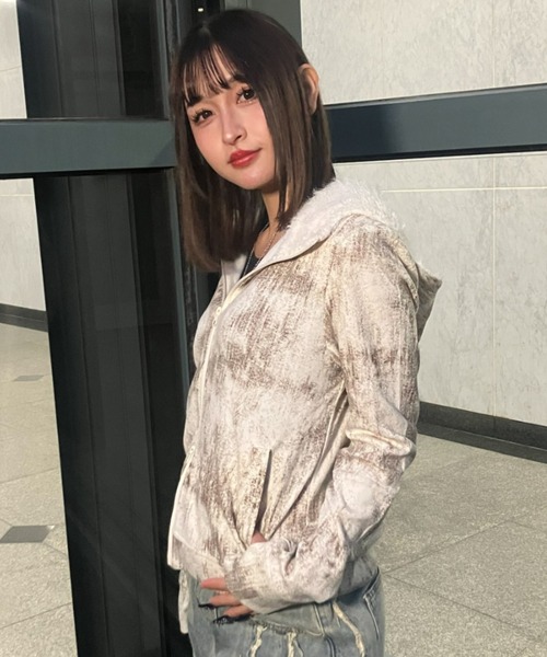 .KOM(ドットコム)の「A'GEM/9 × .kom 『.KOM/ドットケーオーエム』 Faux Shearling Collar Grunge Jacket/フェイクムートン襟付き グランジ加工ジャケット(ブルゾン・レディース・ベージュ/ブラック・FREE)」の10枚目の写真