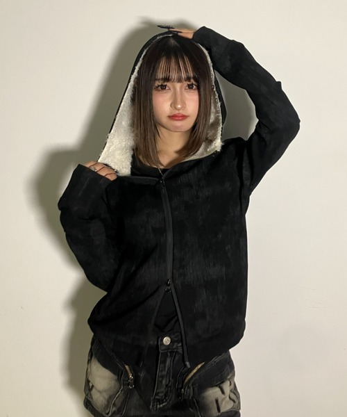 .KOM(ドットコム)の「A'GEM/9 × .kom 『.KOM/ドットケーオーエム』 Faux Shearling Collar Grunge Jacket/フェイクムートン襟付き グランジ加工ジャケット(ブルゾン・レディース・ベージュ/ブラック・FREE)」の22枚目の写真
