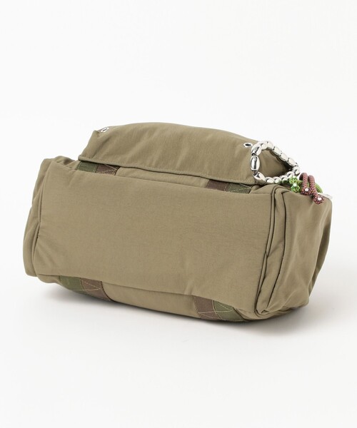 Ray BEAMS(レイビームス)の「CONTROL FREAK / ミリタリー チャーム ボストン バッグ(トートバッグ・レディース・カーキ/ブラック・ONE SIZE)」の10枚目の写真