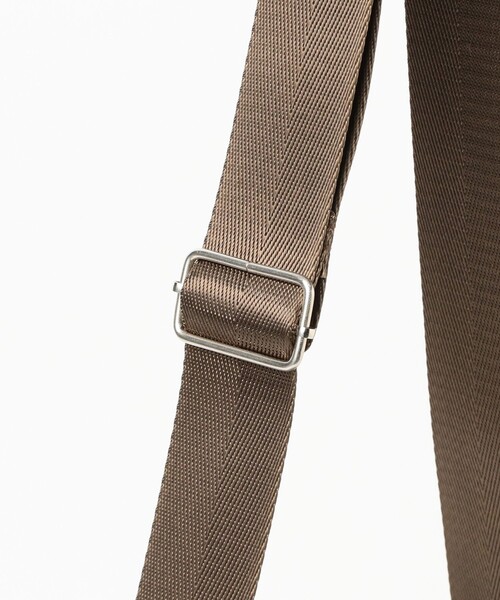 Ray BEAMS(レイビームス)の「CONTROL FREAK / ミリタリー チャーム ボストン バッグ(トートバッグ・レディース・カーキ/ブラック・ONE SIZE)」の11枚目の写真