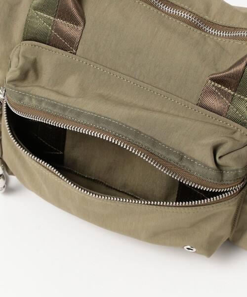 Ray BEAMS(レイビームス)の「CONTROL FREAK / ミリタリー チャーム ボストン バッグ(トートバッグ・レディース・カーキ/ブラック・ONE SIZE)」の15枚目の写真