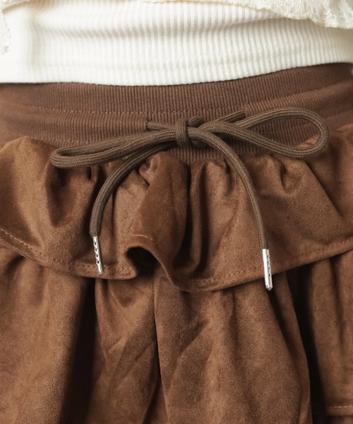 SPINNS（スピンズ）の「スエードフリルミニスカート/NEO森ガール/インナーパンツ付き（スカート・レディース・ブラック/ブラウン・ONESIZE）」の7枚目の写真