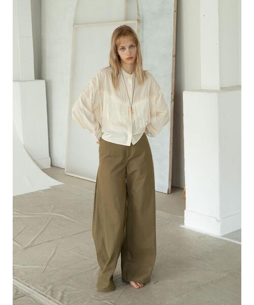 Te chichi（テチチ）の「サイドタックデザインパンツ《2025Autumn catalog vol.2 item》（その他パンツ・レディース・ブルー/キャメル・F）」の3枚目の写真