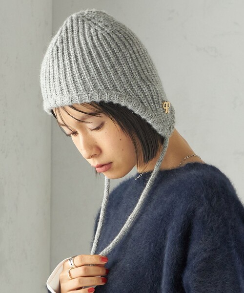 SHIPS（シップス）の「perah: ブローチ 付 イヤー フラップ ラメ ニット キャップ（ニットキャップ/ビーニー・レディース・グレー/ブラック・ONE SIZE）」の6枚目の写真