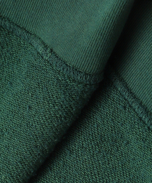 KURO（クロ）の「KURO MORE DAMAGE WASHED SWEAT PARKA 964072：スウェット（スウェット・レディース・グリーン・MEDIUM）」の2枚目の写真