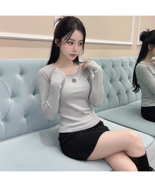 muahmuah（ムーアムーア）の「スティッチUネック長袖Tシャツ[7色]（Tシャツ/カットソー・レディース・クリーム/グレー/スカイブルー/アイボリー/ブラック/ネイビー/ライトグレー・FREE）」の5枚目の写真