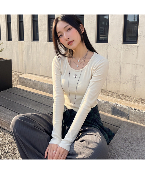 muahmuah（ムーアムーア）の「スティッチUネック長袖Tシャツ[7色]（Tシャツ/カットソー・レディース・クリーム/グレー/スカイブルー/アイボリー/ブラック/ネイビー/ライトグレー・FREE）」の6枚目の写真