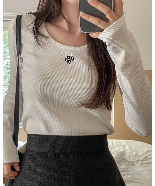 muahmuah（ムーアムーア）の「スティッチUネック長袖Tシャツ[7色]（Tシャツ/カットソー・レディース・クリーム/グレー/スカイブルー/アイボリー/ブラック/ネイビー/ライトグレー・FREE）」の8枚目の写真