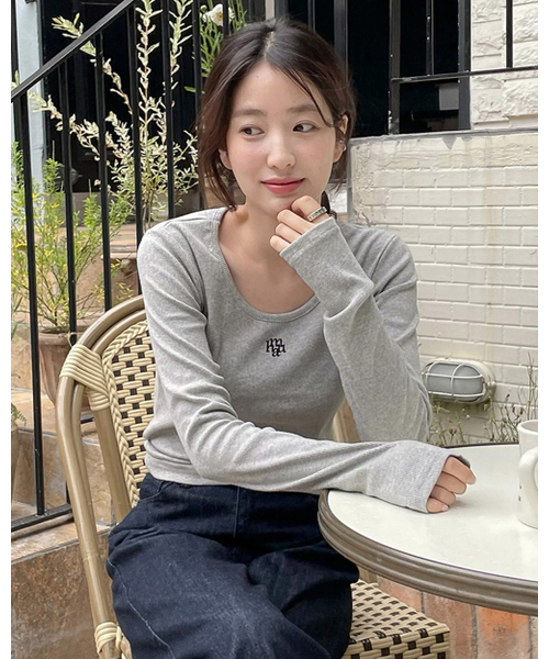 muahmuah（ムーアムーア）の「スティッチUネック長袖Tシャツ[7色]（Tシャツ/カットソー・レディース・クリーム/グレー/スカイブルー/アイボリー/ブラック/ネイビー/ライトグレー・FREE）」の14枚目の写真