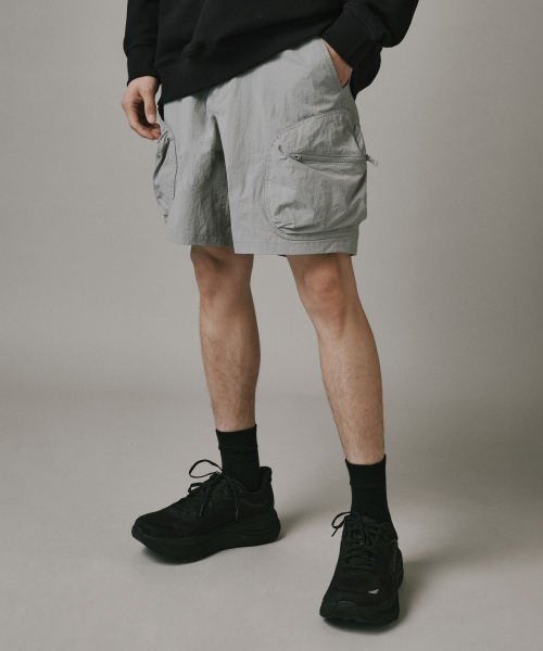 Verdnt（バーダント）の「ボリュームカーゴナイロンショートパンツ[グレー]（その他パンツ・レディース・グレー・X-LARGE/SMALL/MEDIUM/LARGE）」の2枚目の写真