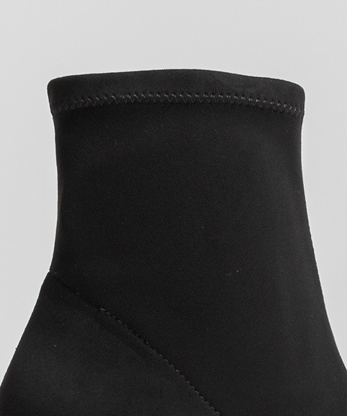 A de Vivre(アドゥヴィーヴル)の「サステナブル ラウンドトゥストレッチショートブーツ(ブーツ・レディース・ブラック/ネイビー・S/LL/M)」の15枚目の写真