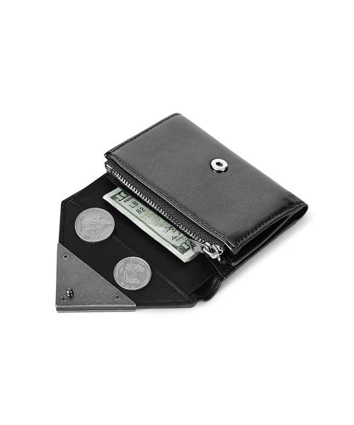 FENNEC（フェネック）の「MATT TRIANGLE WALLET - METAL GREY（札入れ/マネークリップ・レディース・その他・FREE）」の4枚目の写真