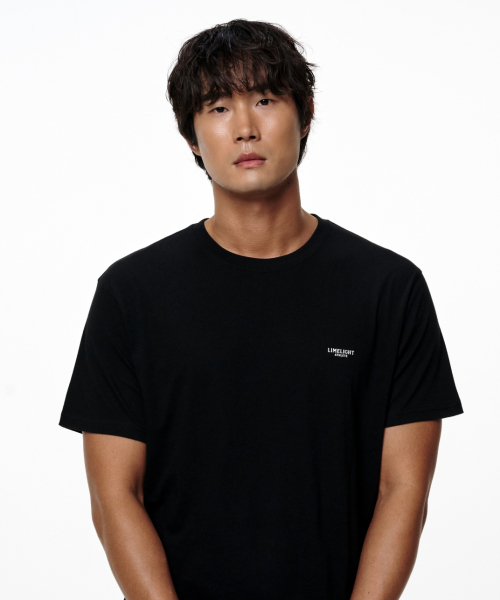 LIMELIGHT APPAREL(ライムライトアパレル)の「アスリットスタンダードフィットTシャツ(ブラック/ホワイト)(Tシャツ/カットソー・メンズ・その他・SMALL/MEDIUM/LARGE/X-LARGE/XX-LARGE)」の1枚目の写真