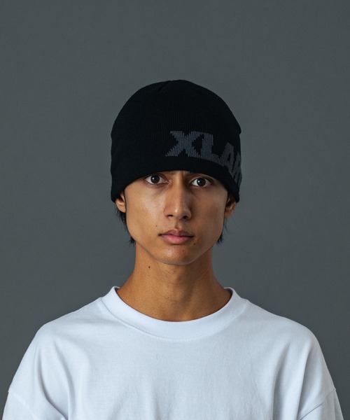 XLARGE（エクストララージ）の「STANDARD LOGO BEANIE（ニットキャップ/ビーニー・メンズ・ブラック/グレー/ピンク/ネイビー・ONE SIZE）」の8枚目の写真