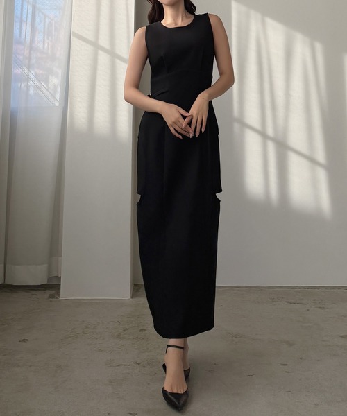 Louere(ルエレ)の「サークルスリットノースリーブワンピース(ワンピース・レディース・ブラック/アイボリー/ダークグレー・SMALL/MEDIUM/LARGE/X-LARGE)」の9枚目の写真