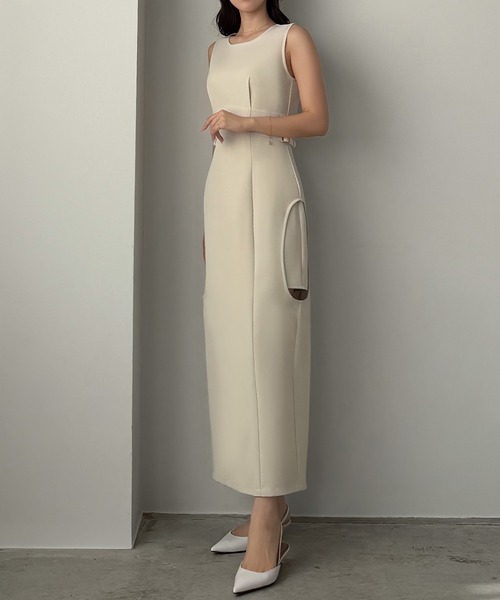 Louere(ルエレ)の「サークルスリットノースリーブワンピース(ワンピース・レディース・ブラック/アイボリー/ダークグレー・SMALL/MEDIUM/LARGE/X-LARGE)」の10枚目の写真