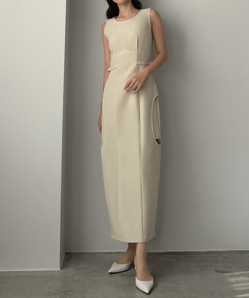 Louere(ルエレ)の「サークルスリットノースリーブワンピース(ワンピース・レディース・ブラック/アイボリー/ダークグレー・SMALL/MEDIUM/LARGE/X-LARGE)」の13枚目の写真