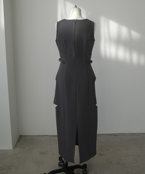 Louere(ルエレ)の「サークルスリットノースリーブワンピース(ワンピース・レディース・ブラック/アイボリー/ダークグレー・SMALL/MEDIUM/LARGE/X-LARGE)」の20枚目の写真
