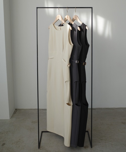 Louere(ルエレ)の「サークルスリットノースリーブワンピース(ワンピース・レディース・ブラック/アイボリー/ダークグレー・SMALL/MEDIUM/LARGE/X-LARGE)」の22枚目の写真