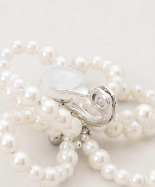 La TOTALITE（ラトータリテ）の「POP ADER.bijoux/ポップ アデルビジュー Emilie earring（イヤリング・レディース・ホワイト・FREE）」の2枚目の写真