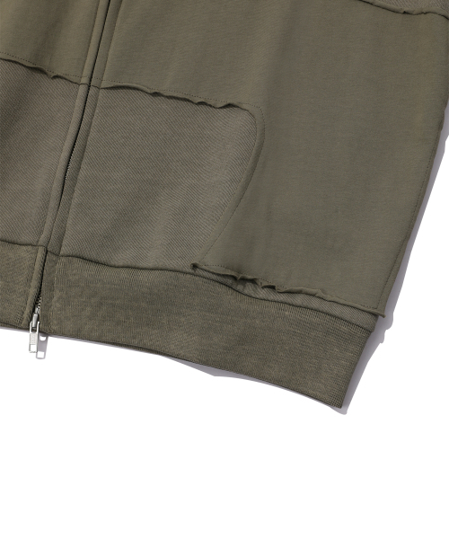 EPISODE UNTITLED(エピソードアンタイトルド)の「SYMBOL MATCH PIGMENT ZIP-UP HOODIE_KHAKI(パーカー・レディース・その他・2/3)」の6枚目の写真
