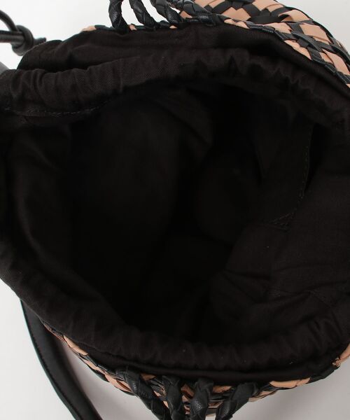 MASSIVE STORE(マッシブストア)の「【Swaraj/スワラージ】レザー・メッシSQ BAG?(羊革)(ショルダーバッグ・メンズ・ブラック/ブラック系その他・FREE)」の5枚目の写真