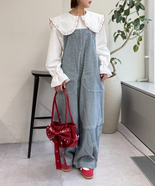 w closet（ダブルクローゼット）の「ヒッコリーサロペット（サロペット/オーバーオール・レディース・ブラック/ブルー・FREE）」の3枚目の写真