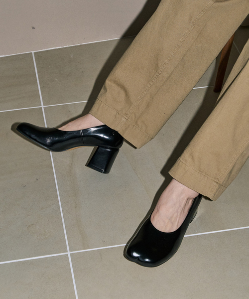 GRISE(グリーズ)の「GRISE6.5cmレザーCURVYパンプス(パンプス・レディース・ブラック/レッド/ホワイト・22.5cm/22cm/25cm/23cm/24.5cm/24cm/23.5cm)」の6枚目の写真