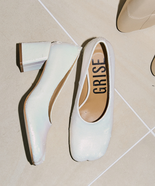 GRISE(グリーズ)の「GRISE6.5cmレザーCURVYパンプス(パンプス・レディース・ブラック/レッド/ホワイト・22.5cm/22cm/25cm/23cm/24.5cm/24cm/23.5cm)」の9枚目の写真
