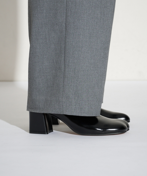 GRISE(グリーズ)の「GRISE6.5cmレザーCURVYパンプス(パンプス・レディース・ブラック/レッド/ホワイト・22.5cm/22cm/25cm/23cm/24.5cm/24cm/23.5cm)」の14枚目の写真