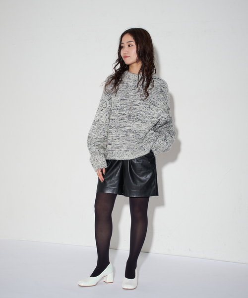 GRISE(グリーズ)の「GRISE6.5cmレザーCURVYパンプス(パンプス・レディース・ブラック/レッド/ホワイト・22.5cm/22cm/25cm/23cm/24.5cm/24cm/23.5cm)」の16枚目の写真