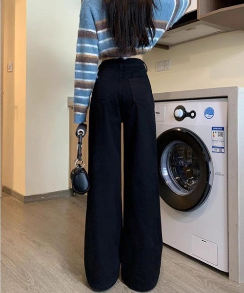 Flugge(フラッジー)の「セミフレアデニムパンツ(デニムパンツ・レディース・ブラック・MEDIUM/LARGE)」の2枚目の写真