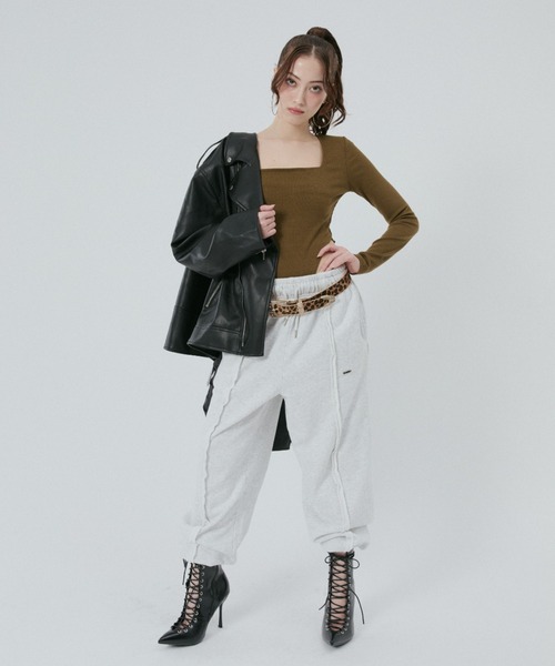 BLONDEY(ブロンディ)の「スクエアネックハイレグトップス(Tシャツ/カットソー・レディース・ホワイト/ブラック/カーキ・FREE)」の17枚目の写真