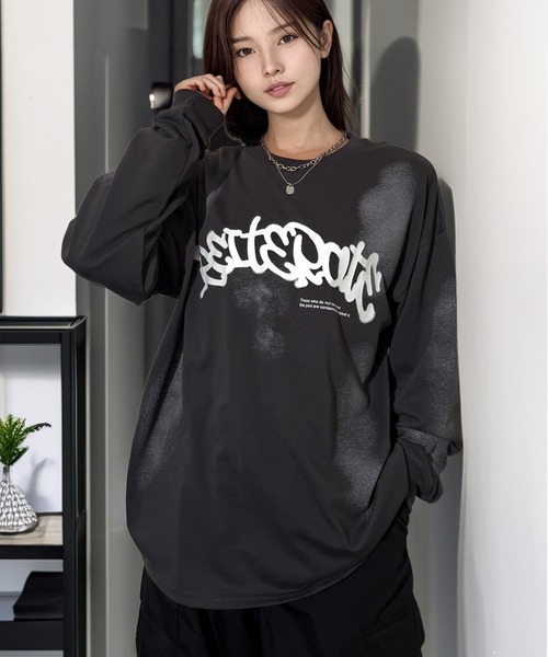 Candlestick（キャンドルスティック）の「ヴィンテージ サンドブラスト ライク タギング ストリート ロンT 韓国ストリート（Tシャツ/カットソー・レディース・ブラック系1/ブラウン/ブラック系2/スミクロ/ブラック/ホワイト系・M/LL/L）」の13枚目の写真