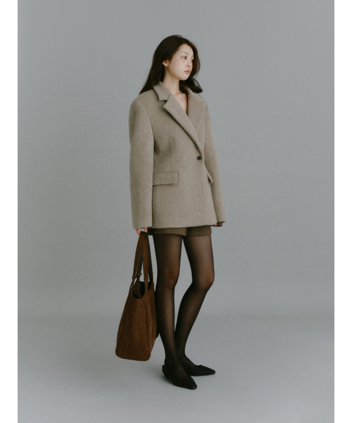 Yuje(ユジェ)の「SUEDE LIBER BAG_middle (2color)(ショルダーバッグ・レディース・ブラック/ダークブラウン・FREE)」の7枚目の写真
