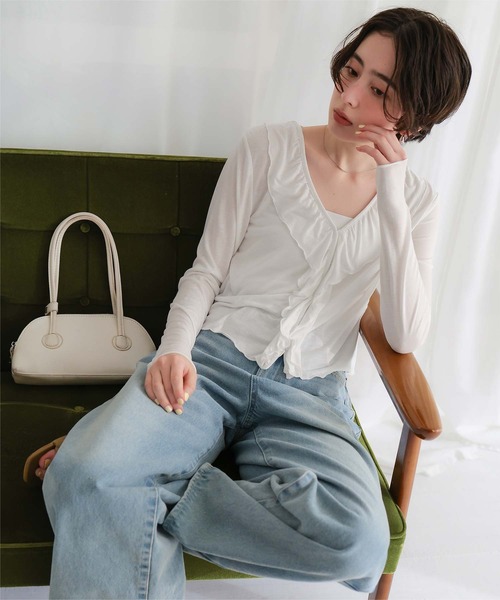 titivate（ティティベイト）の「フリルデザインカットソートップス（Tシャツ/カットソー・レディース・ライトブルー/ライトグレー/ブラック/オフホワイト・FREE）」の2枚目の写真