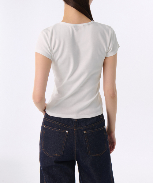 MUSINSA STANDARD WOMAN（ムシンサスタンダードウーマン）の「ウィメンズスリムクルーネックボタンTシャツ[ホワイト]（Tシャツ/カットソー・レディース・その他・SMALL/X-SMALL/LARGE/MEDIUM/X-LARGE）」の2枚目の写真