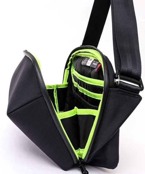 beruf baggage(ベルーフバゲッジ)の「【beruf baggage/ベルーフ バゲッジ】brf-GR21-HA URBAN EXPLORER 6.0(ショルダーバッグ・メンズ・ブラック/ネイビー・FREE)」の11枚目の写真