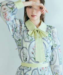 Audie a Muses（オーディアミューズ）の「フラワーフレームプリントブラウス（シャツ/ブラウス）」