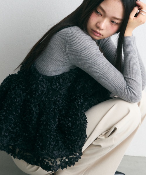krahe(クレーエ)の「3Dジャガード フェザー フリンジ チュール ビスチェ(キャミソール・レディース・ブラック/ホワイト・FREE)」の22枚目の写真