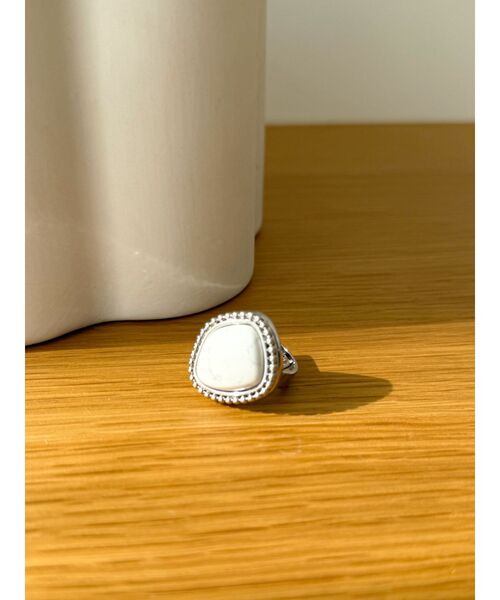 Ungrid（アングリッド）の「ストーンリング（リング・レディース・ターコイズブルー/オフホワイト/ブラウン・FREE）」の5枚目の写真